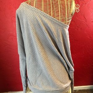 Off one shoulder batwing shirt